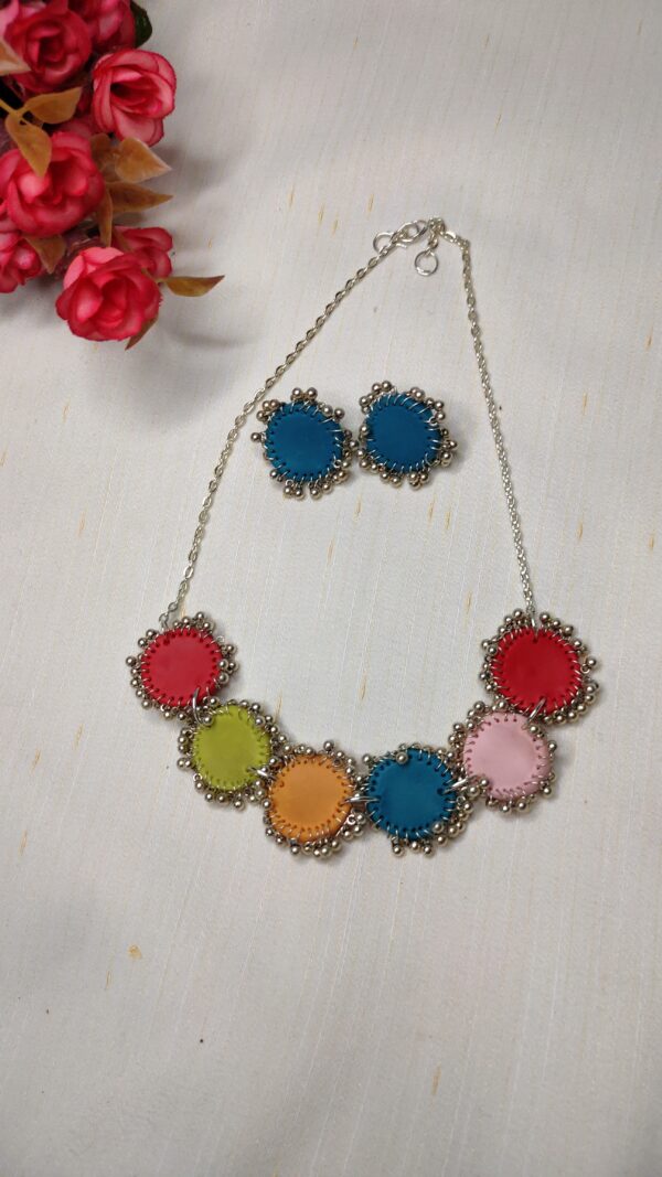 Multicolored necklace set