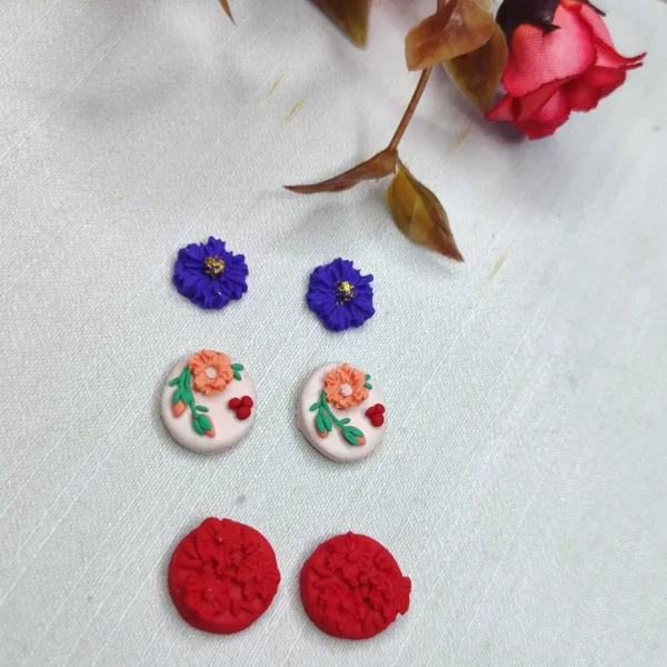 Flower studs set of 3