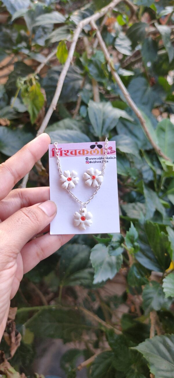 Prajkta Necklace Set
