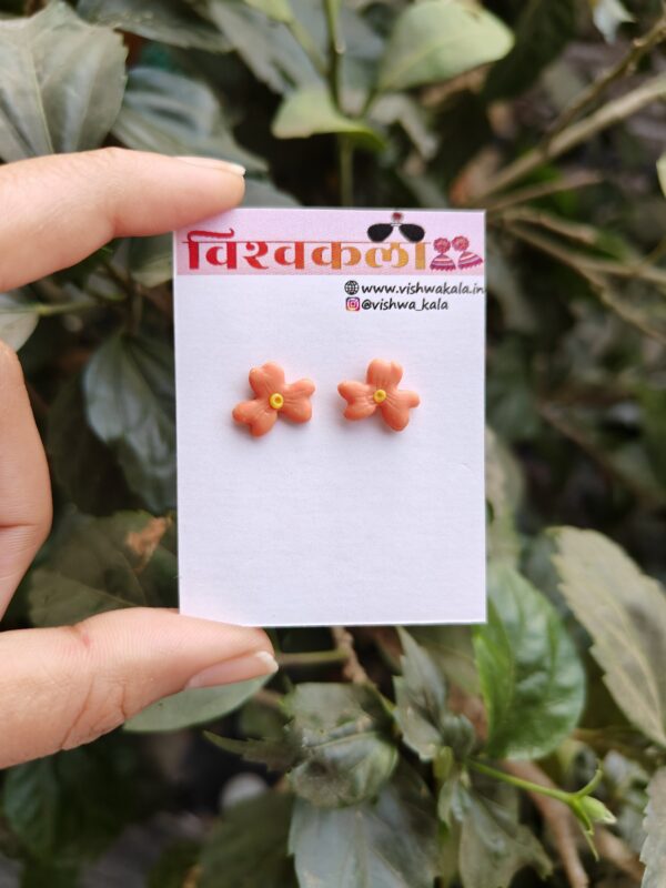 Light Aboli Colour Studs (Small)