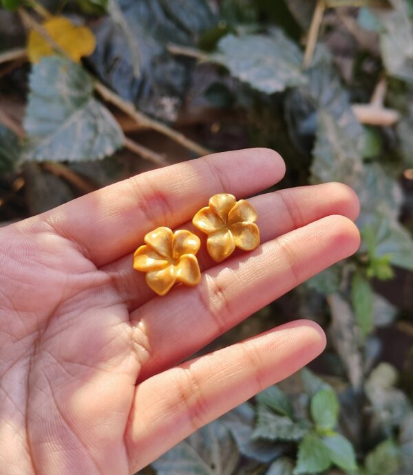 Golden Chafa Studs