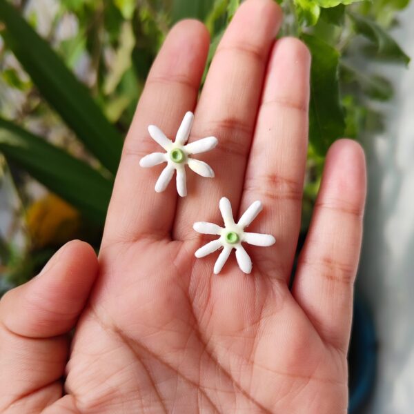 Jui studs