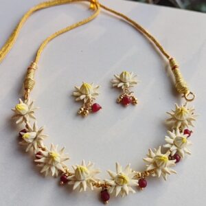 Bakuli choker and earrings